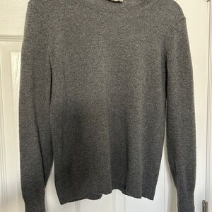 Everlane women’s Charcoal Cashmere Sweater